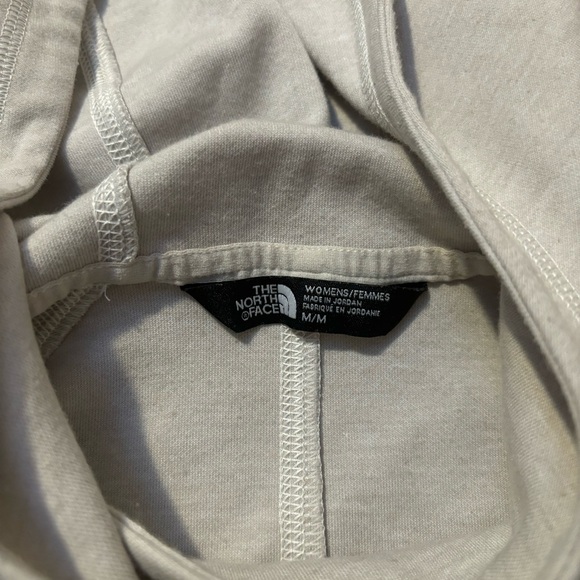 North Face FlashDry Tan Hoodie: Ultimate Performance Meets Everyday Comfort - Picture 3 of 8
